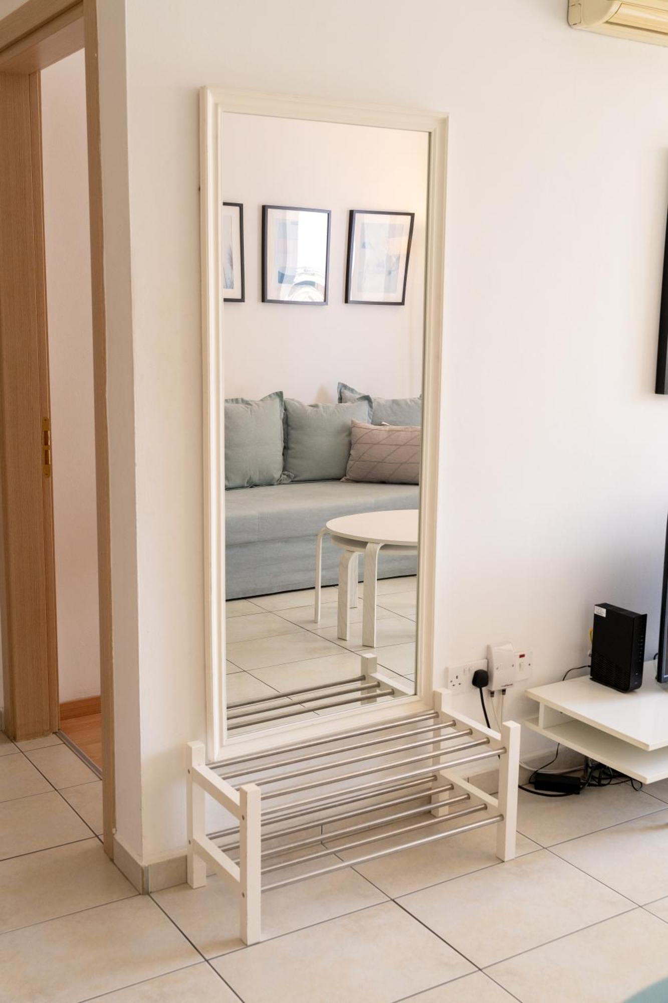Blue Dawn Center Flat Apartment Larnaca Bagian luar foto