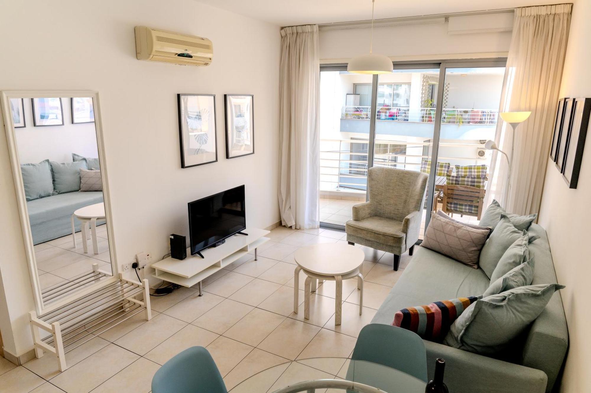 Blue Dawn Center Flat Apartment Larnaca Bagian luar foto