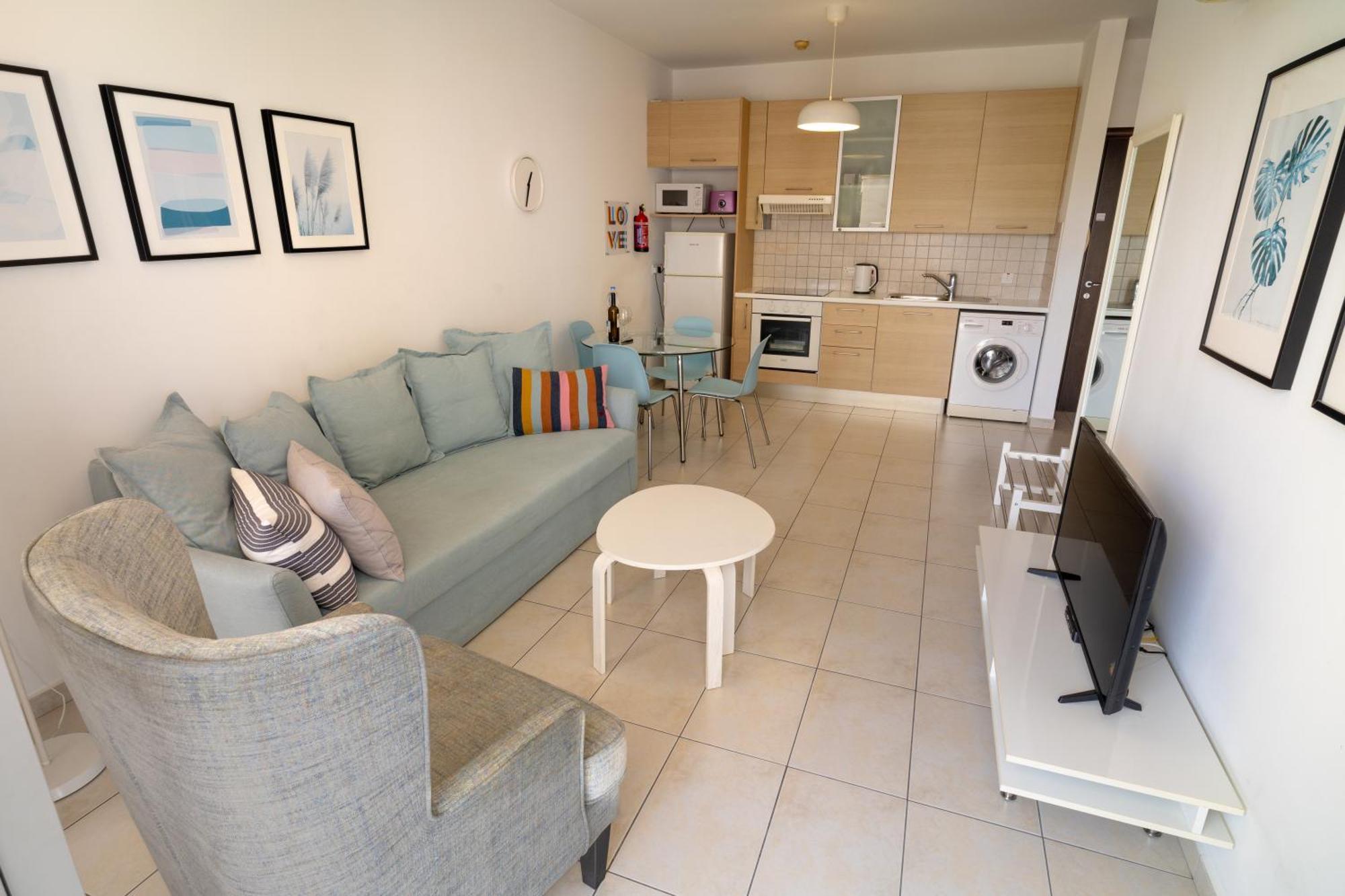 Blue Dawn Center Flat Apartment Larnaca Bagian luar foto